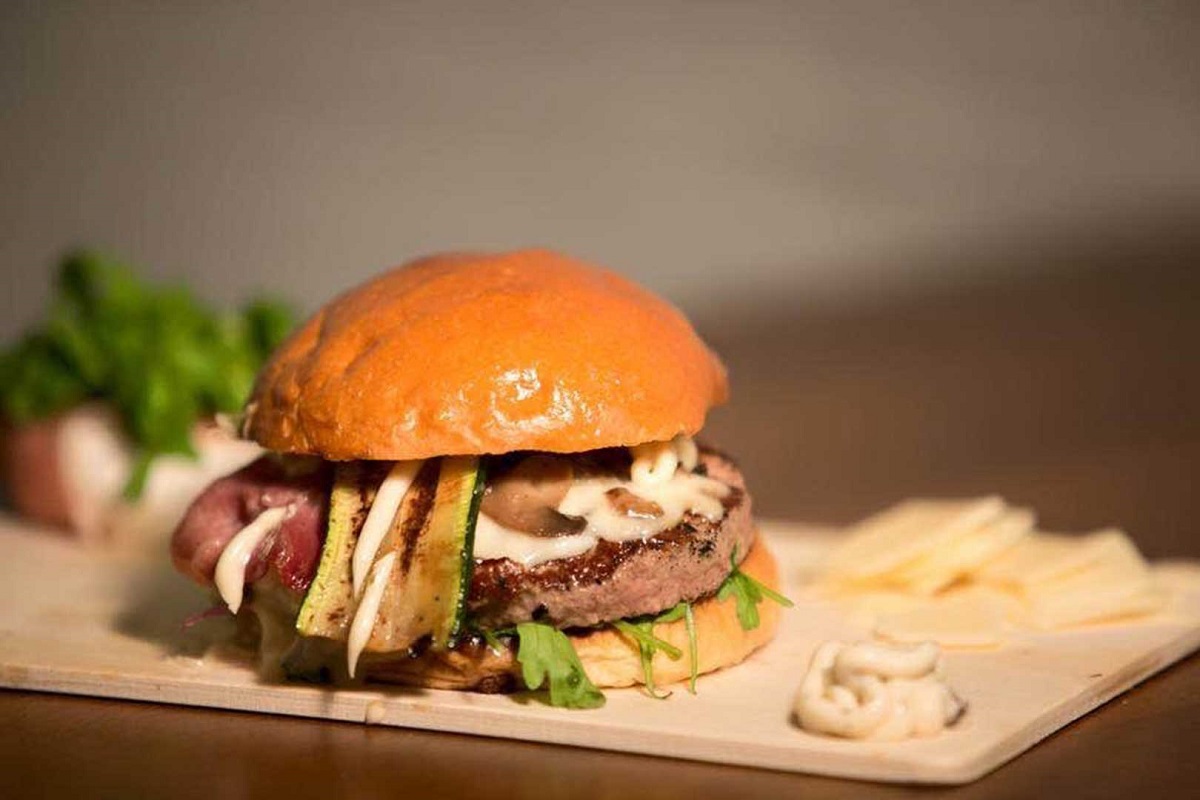 Hamburger Porta Romana Cow Burger credits Flawless
