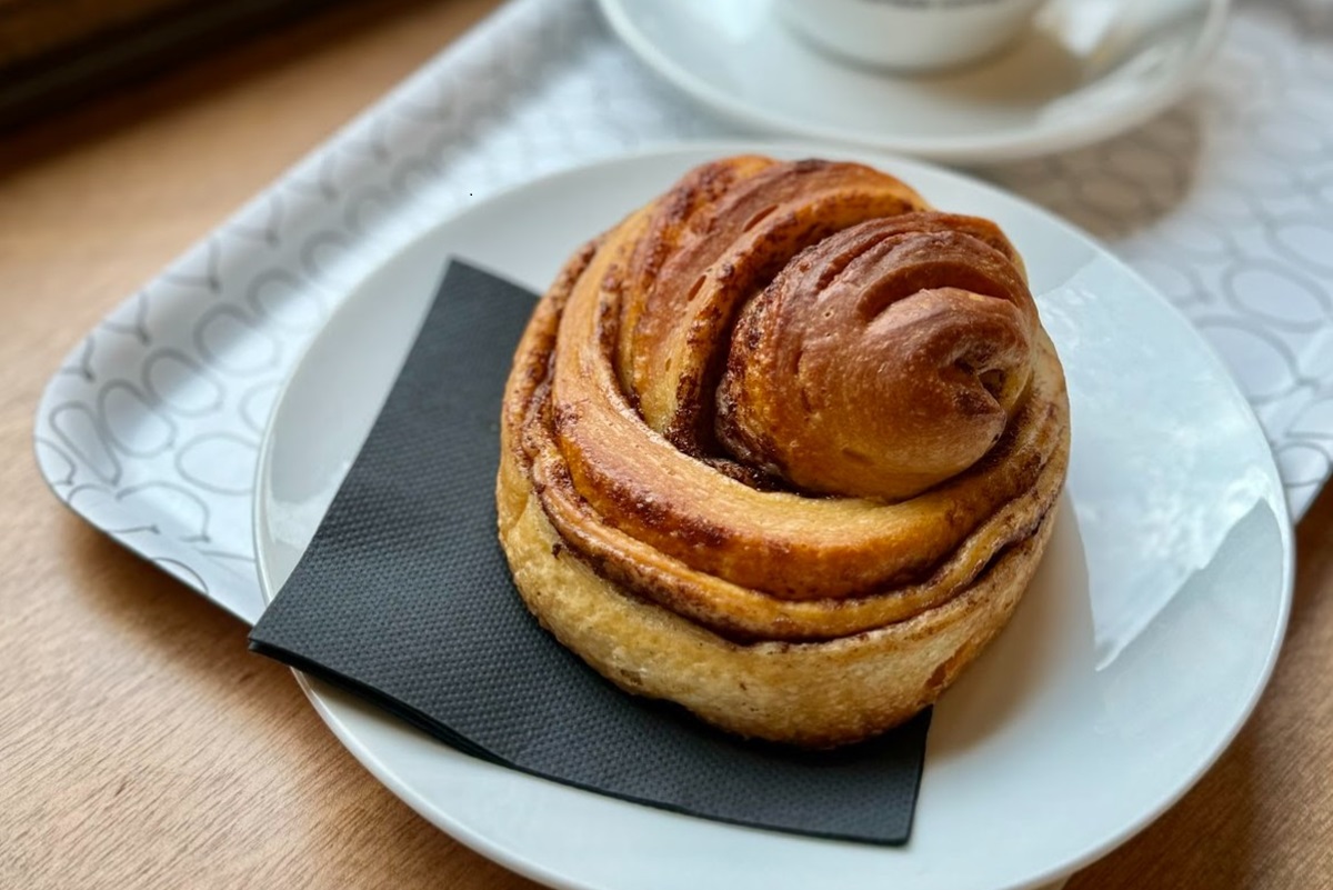 Cinnamon roll a Milano, Nudo