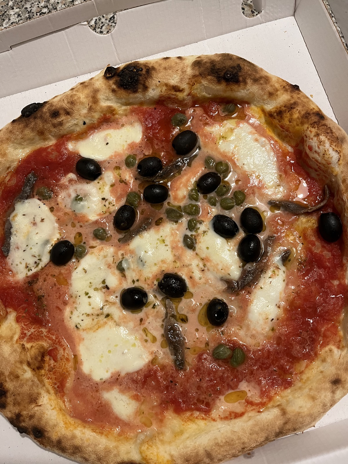 Pizzerie Zona Navigli Milano pomodorini e basilico